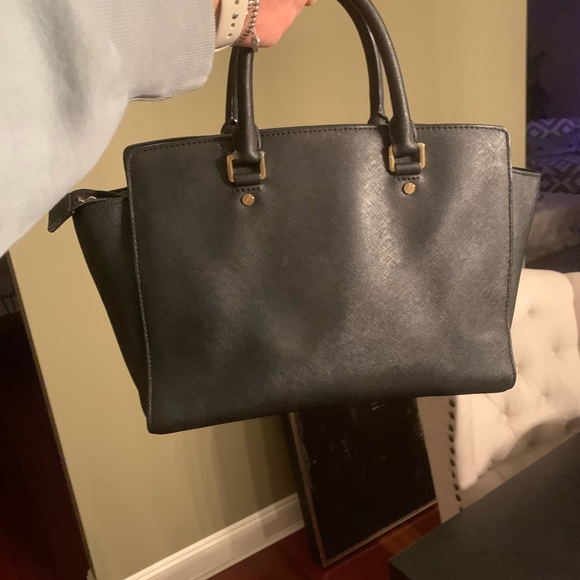 Michael Kors Handbag - Picture 4 of 8